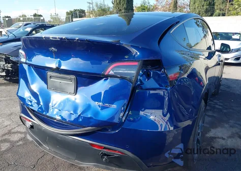 2022 Tesla Model Y Performance Dual Motor All-Wheel Drive from USA, damaged, VIN 7SAYGDEF5NF559607